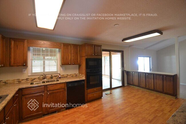 Building Photo - 2932 Karen Ln