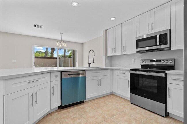 Foto del edificio - 4250 NW 1st Pl