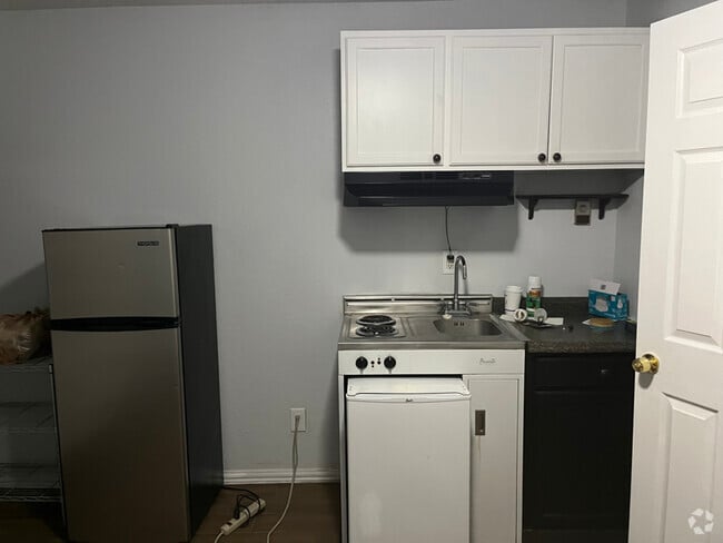 Building Photo - 9669 Stonehaven Dr