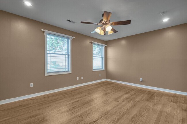 Foto del edificio - Cozy 2 Bedroom, 1 Bathroom Home in Manches...