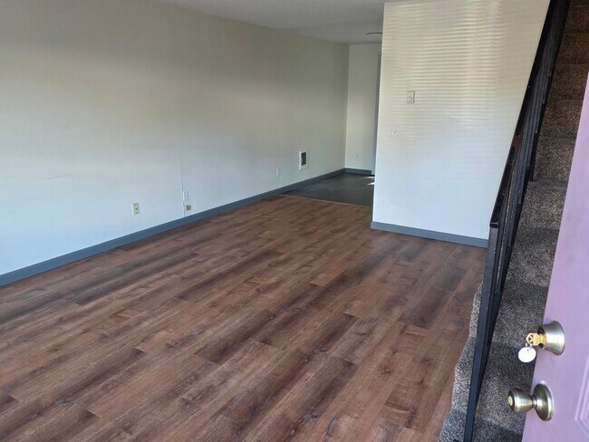 Foto del edificio - 121 NE Fern Pl