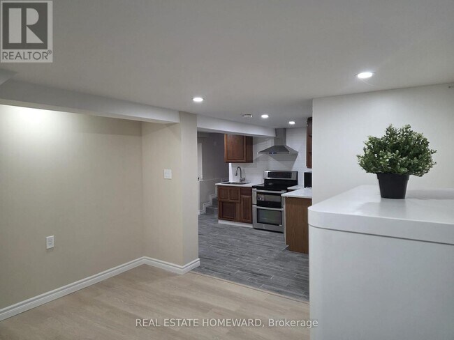 Building Photo - 61 Tanjoe Crescent