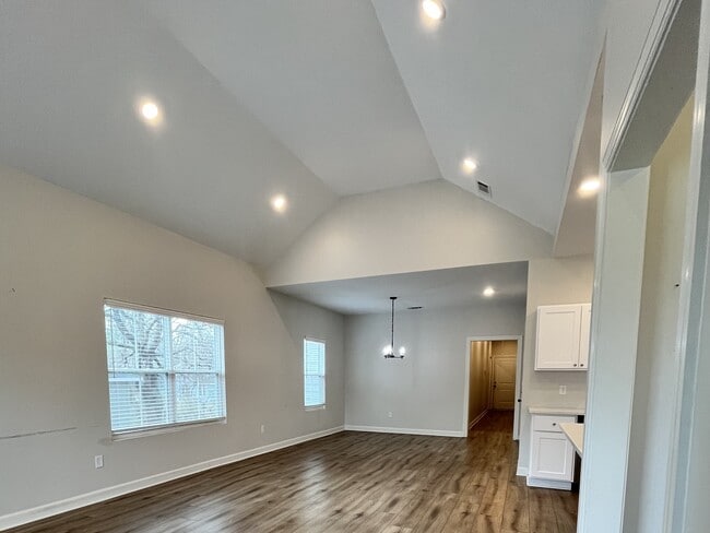 Building Photo - 239 Cedar St