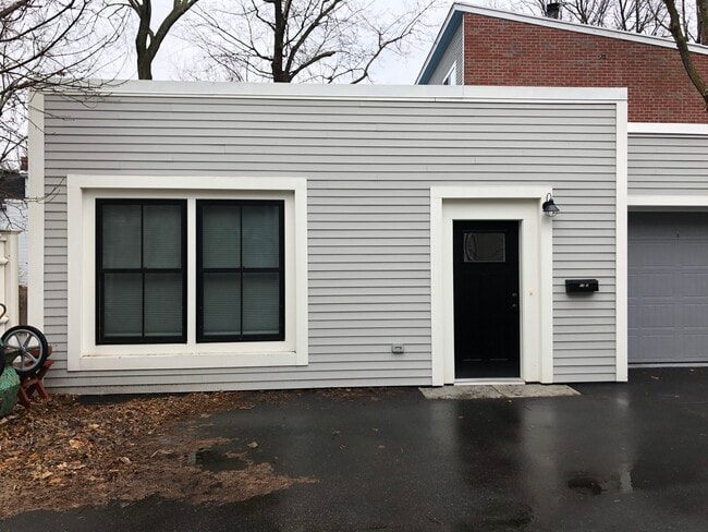 Building Photo - 13 Walden St