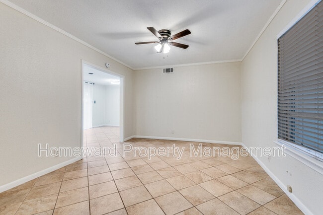 Foto del edificio - 1817 Oakhurst Dr
