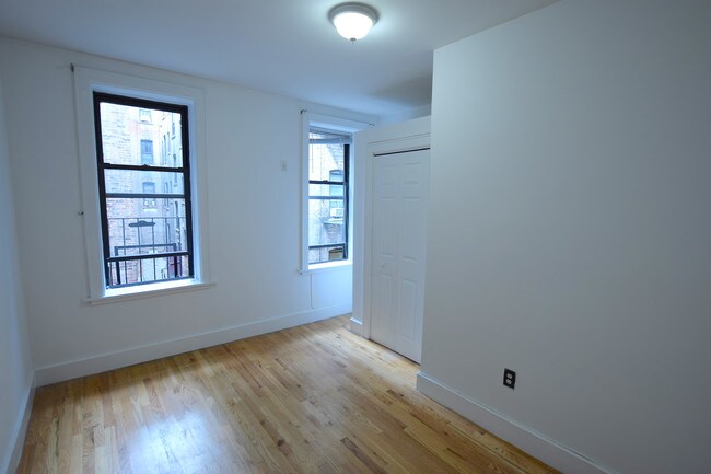 Building Photo - 215 W 108th St