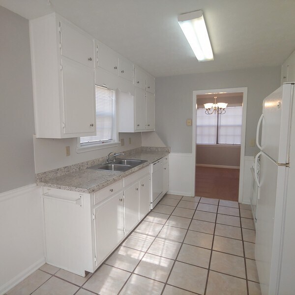 Foto del edificio - 5488 Forest Pines Dr