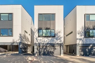 Building Photo - 3406 E 17th St