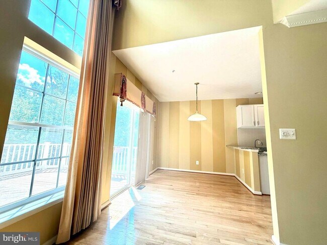 Foto del edificio - 3306 Woodspring Dr