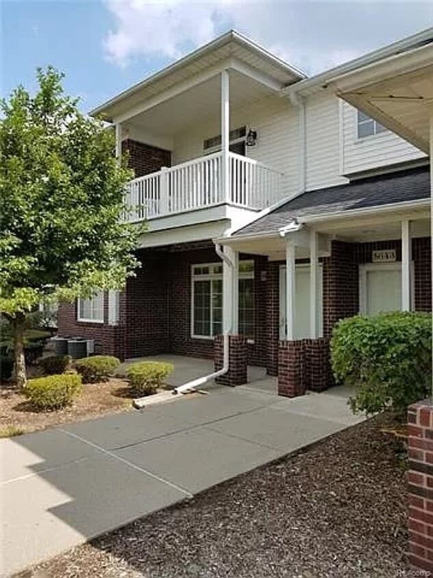 Primary Photo - Beautiful Ranch 2 bed/2 bath Condominium