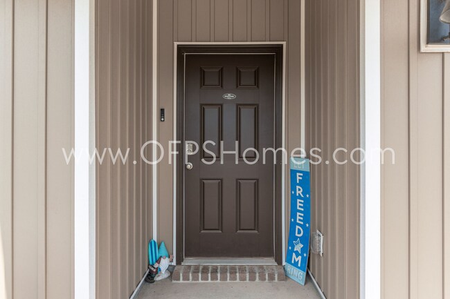 Foto del edificio - 4/2 in Pace Community!! AVAILABLE SEPTEMBER 2026!