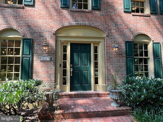 Foto del edificio - 10101 Alsace Ct