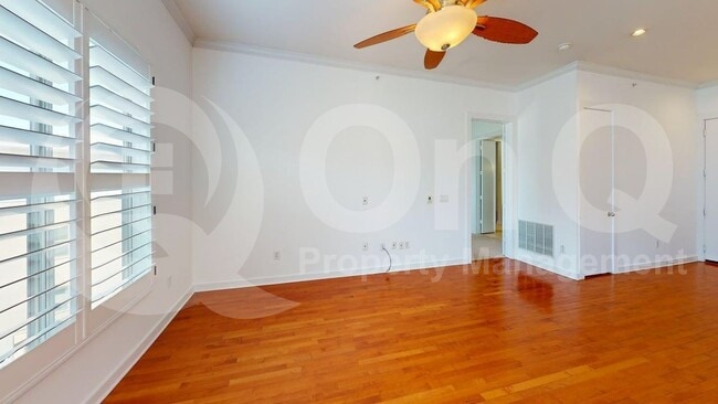 Building Photo - 2950 McKinney Ave