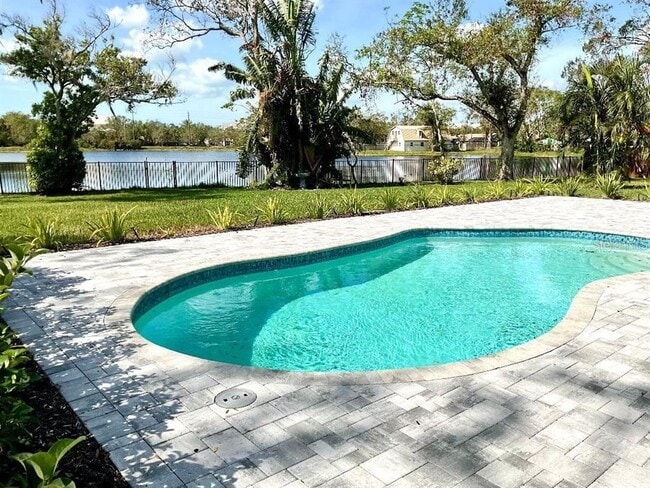 Building Photo - 4230 Shady Oaks Ct