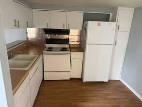 Building Photo - 519 Main St W