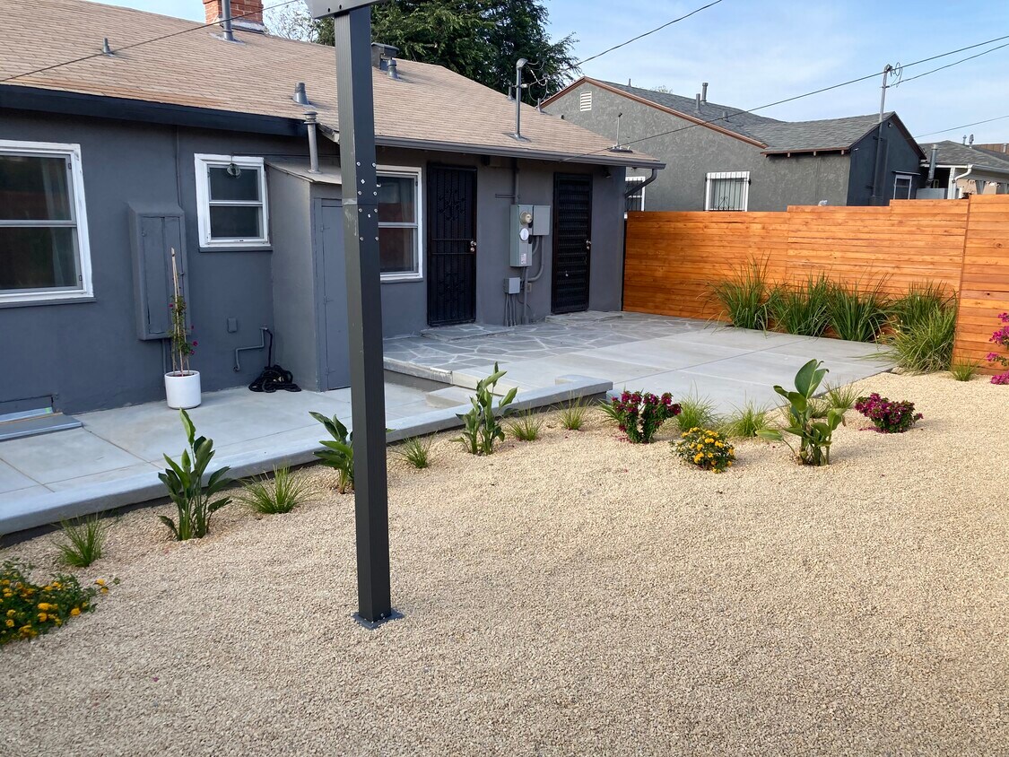 Foto principal - 2308 W Century Blvd