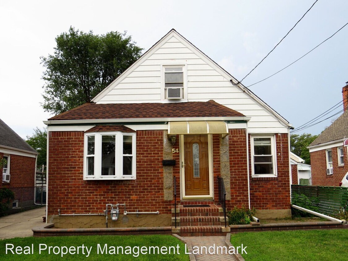 Primary Photo - 3 br, 2 bath House - 54 Gates Avenue