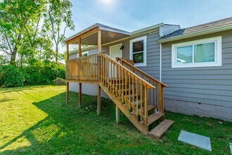 Building Photo - 1812 E 13th St