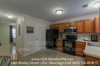Building Photo - 1351 Benley St