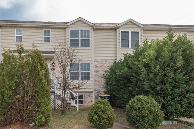 Building Photo - 583 Alfaalfa Ct
