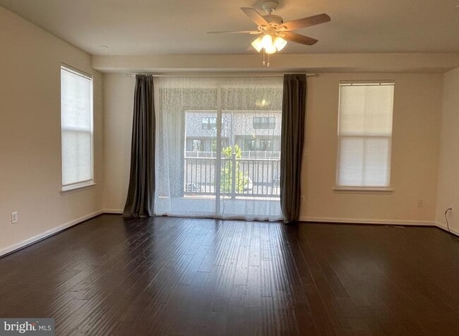 Foto del edificio - 43373 Southland St