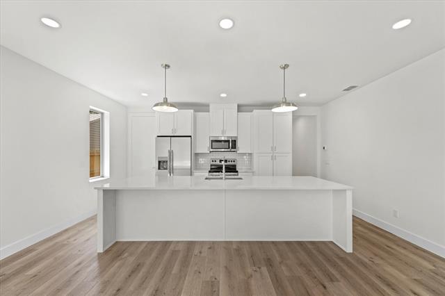 Building Photo - 211 Sunset Ln