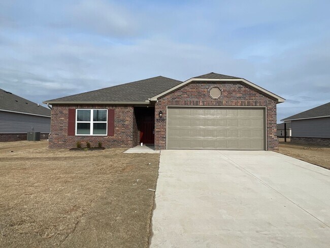 Foto del edificio - *FREE FENCE Special* BRAND NEW Three Bedro...