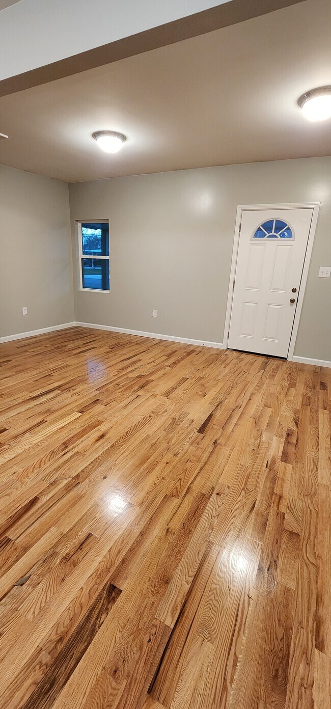 Living Room - 515 Arceneaux Rd