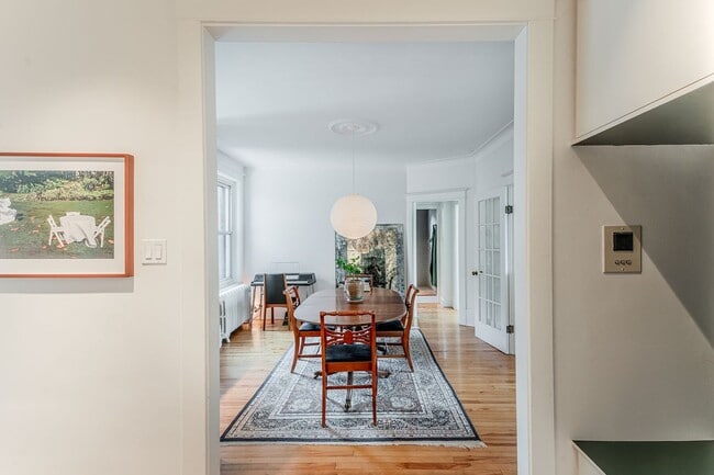 Photo du bâtiment - 1470 Bernard Ave