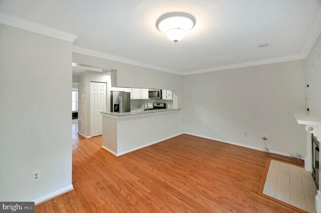 Foto del edificio - 6650 Cypress Point Rd