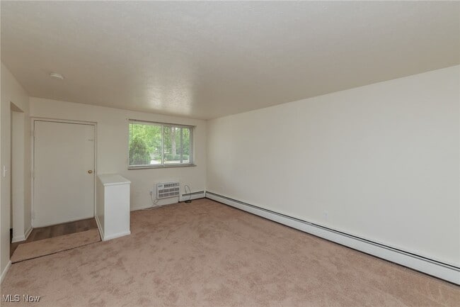 Building Photo - 236 S Huntington St