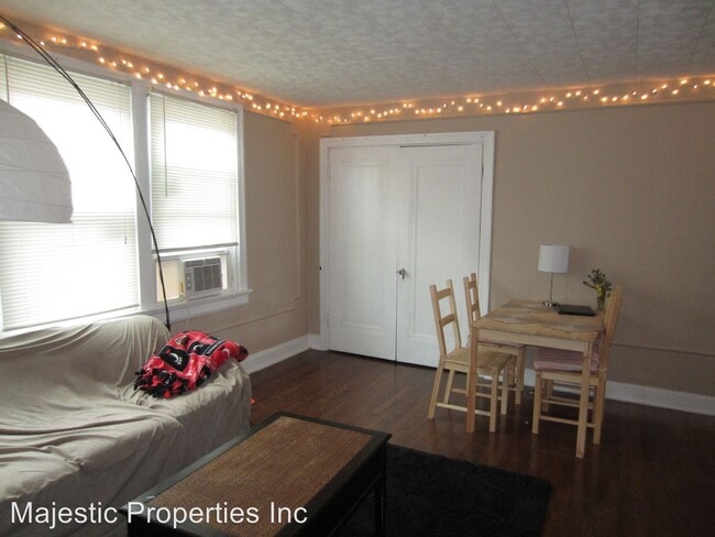 Building Photo - 2805 Stratford Ave