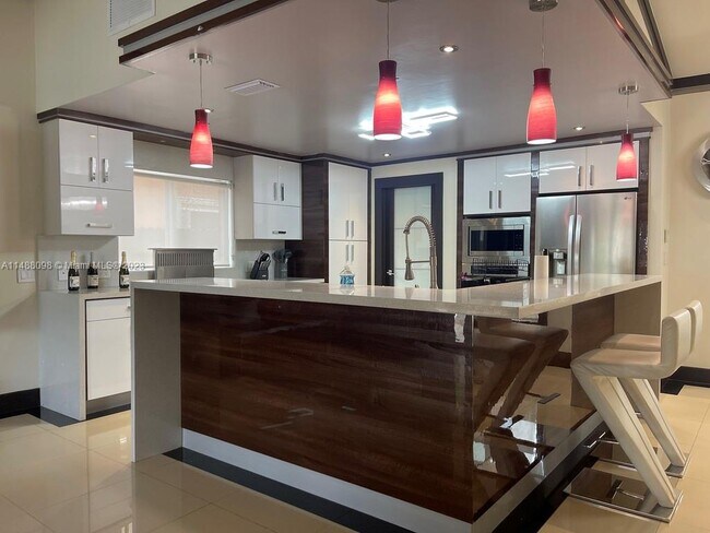 Foto del edificio - 6790 SW 105th Ave