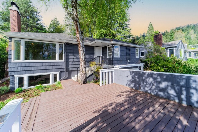 Building Photo - Gorgeous Hillsdale Home w/3 Decks, Picture...