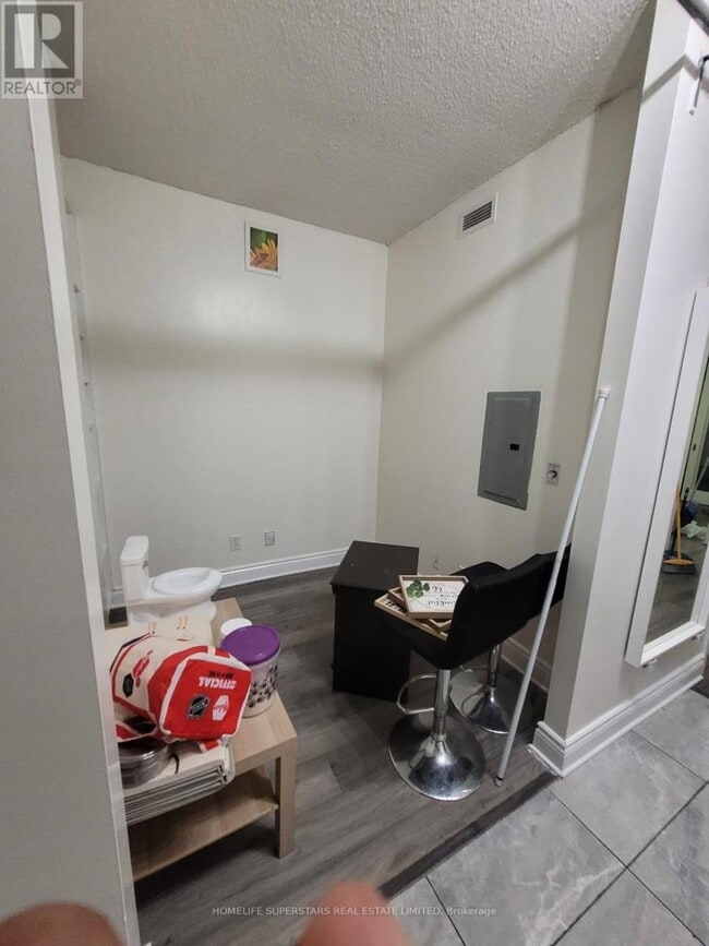 Photo du bâtiment - 18 Yonge St