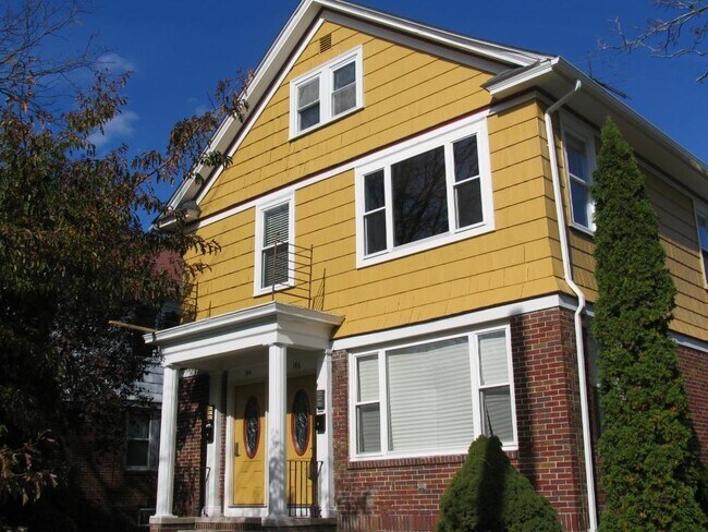 Building Photo - 144-146 Woodbine St