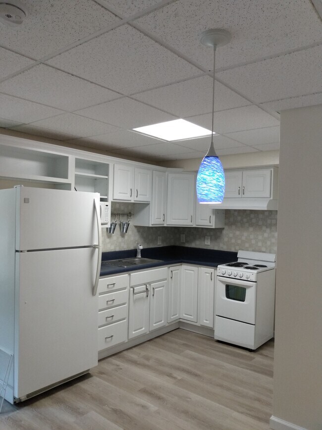 kitchen - 9322 Hopi Trail