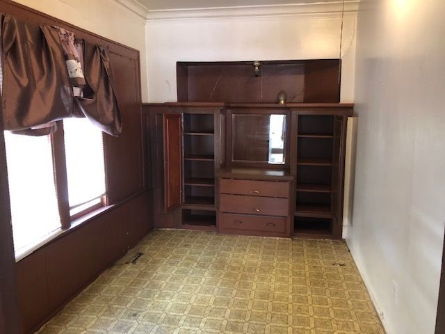 Building Photo - 2470 N 12th Street - 1 Bedroom Lower