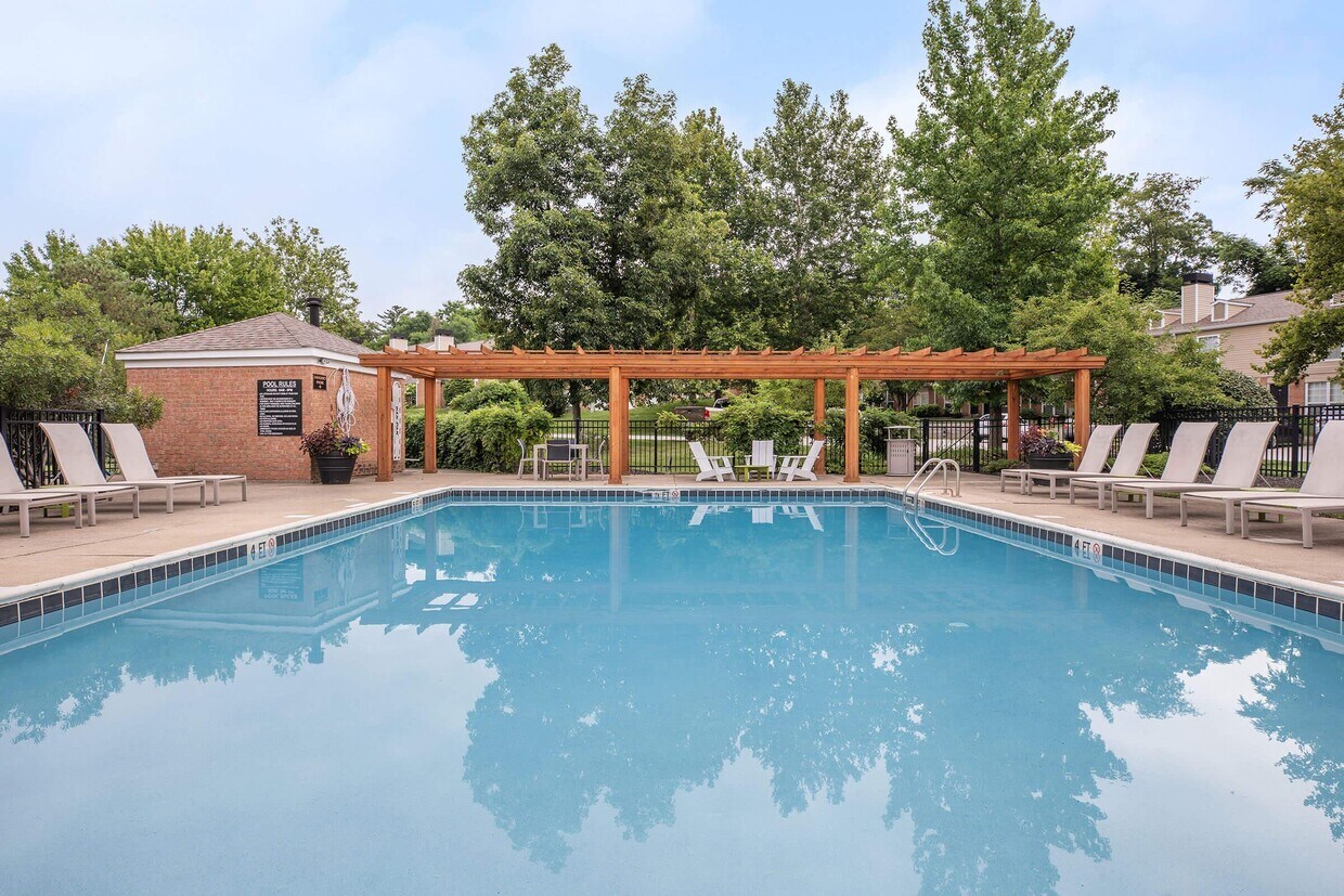 Williamsburg Townhomes 6636 Deerfield Dr Northfield, OH Apartments