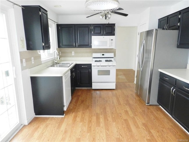 Building Photo - 44529 Fair Oaks Dr