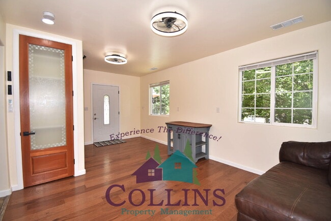 Building Photo - Top quality studio close to town