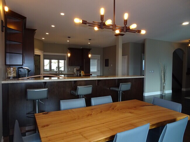 Photo du bâtiment - 1384 Feedham Ave