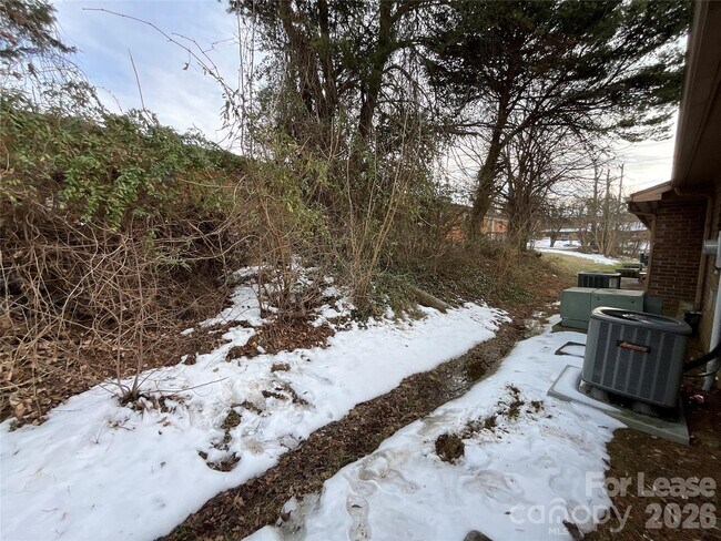 Foto del edificio - 201 Arthur Dr