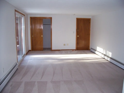 Building Photo - 4 Greenleaf Dr