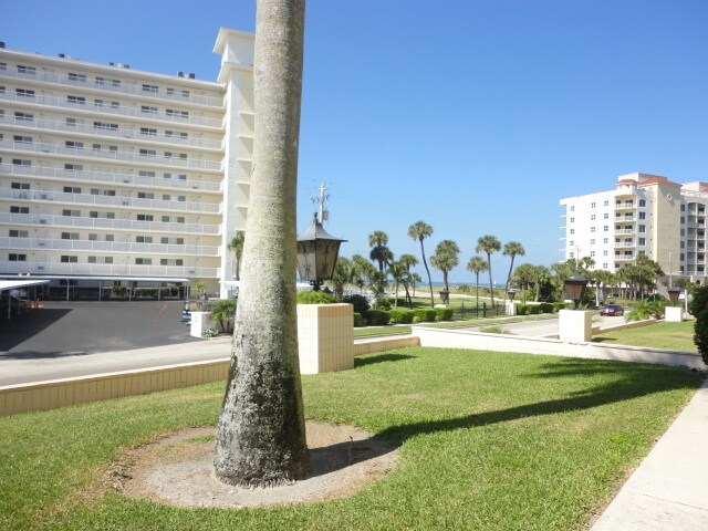 Building Photo - Beach across the Street!  Located in the Gulf Point HOA community