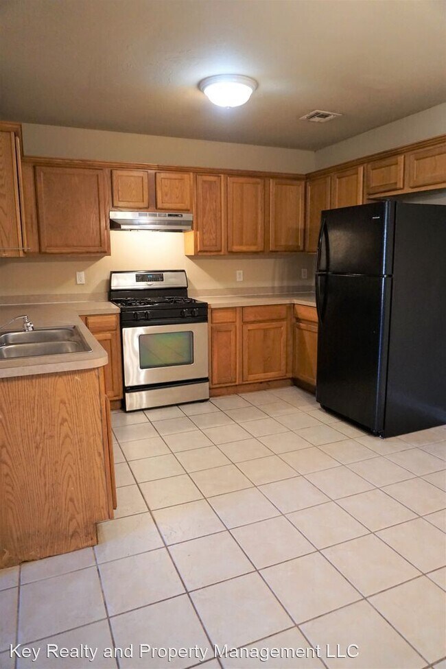Foto del edificio - 3 br, 2 bath House - 626 NW 109TH ST