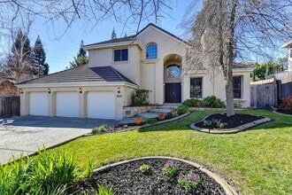 Building Photo - 4650 Dorchester Ln