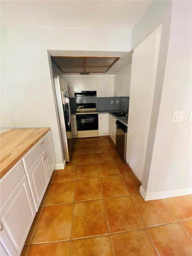 Foto del edificio - 8810 SW 123rd Ct