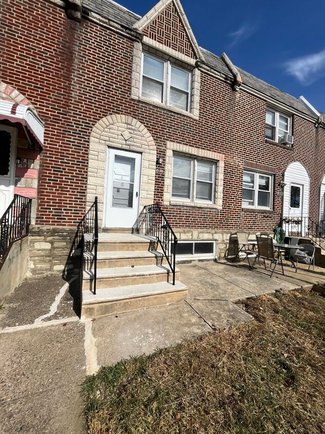 Primary Photo - PHA house ONLY 3 bed 1 bath