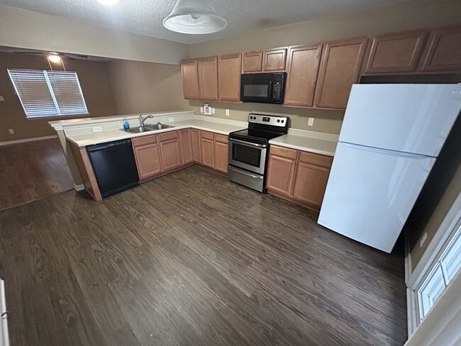 Foto del edificio - 2005 Banister Loop